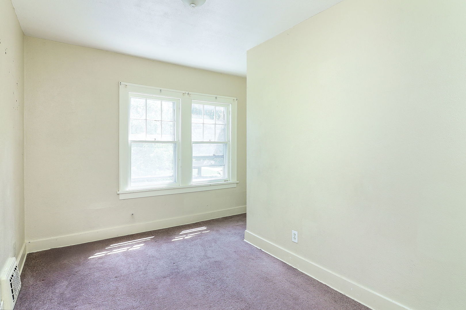 831 W Galena Boulevard, Aurora, IL 60506