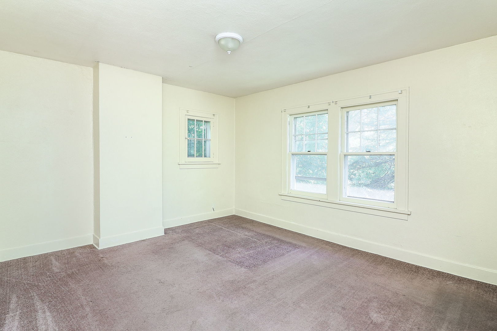 831 W Galena Boulevard, Aurora, IL 60506