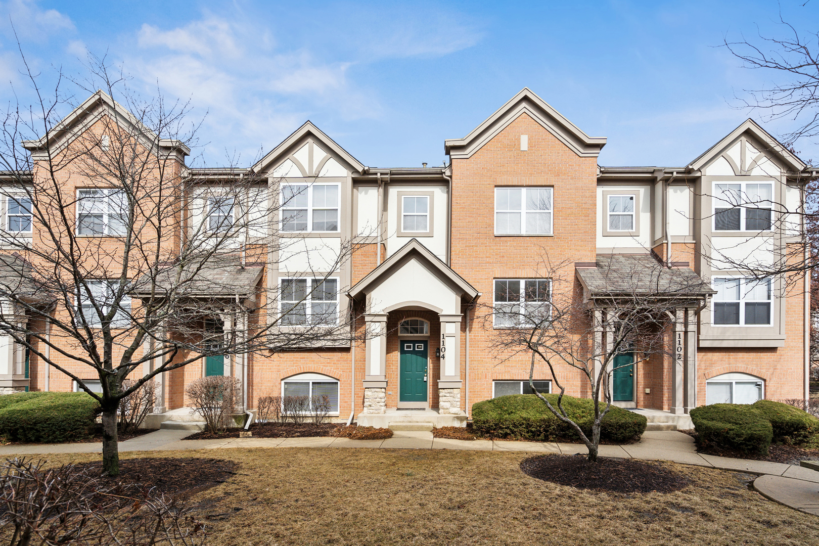 1104 N Claremont Drive #1104, Palatine, IL 60074
