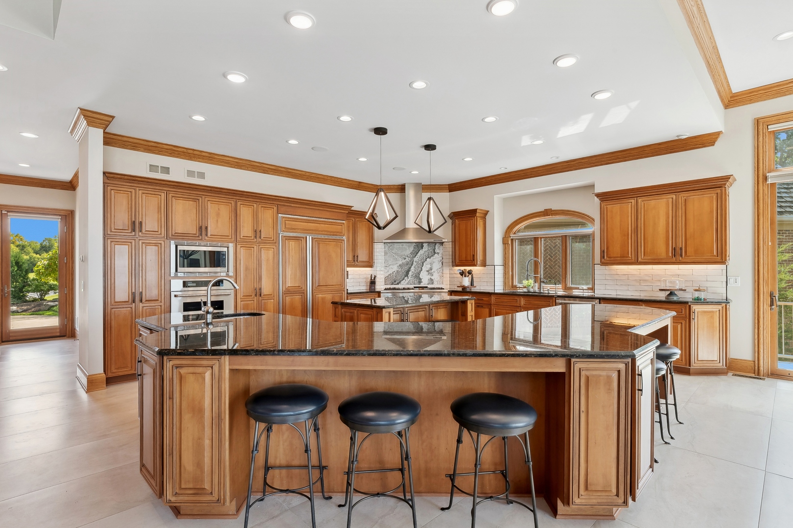 25164 W SUNSET Lane, Lake Villa, IL 60046