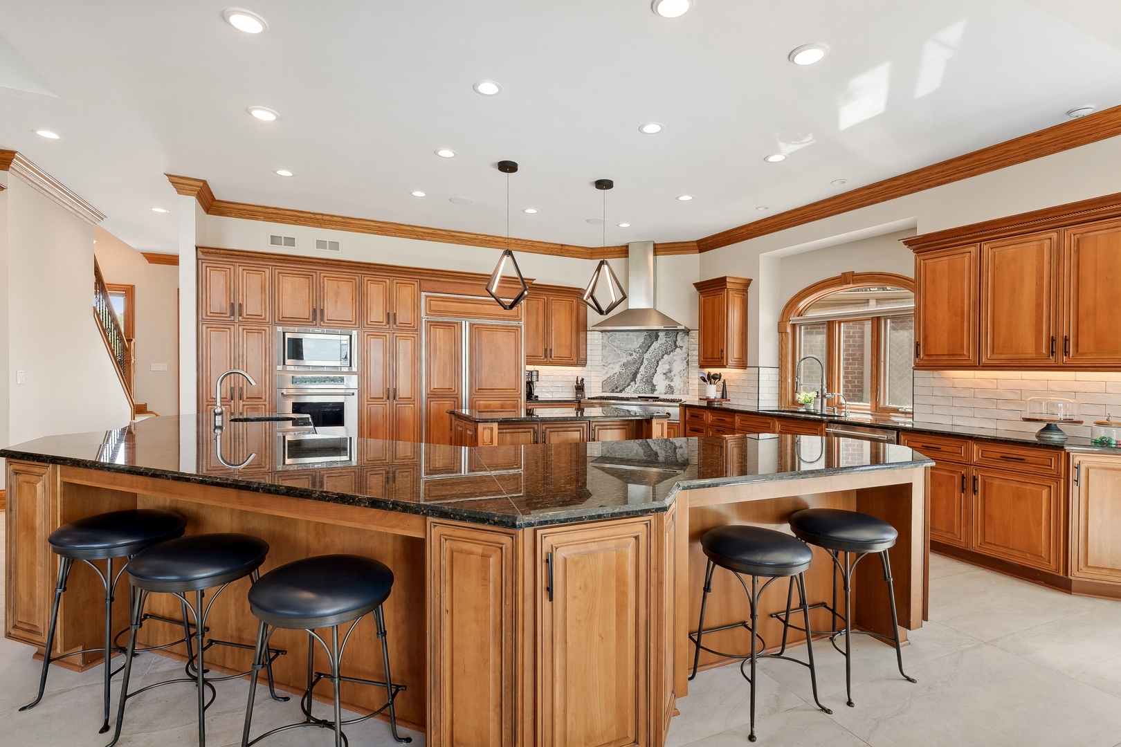 25164 W SUNSET Lane, Lake Villa, IL 60046