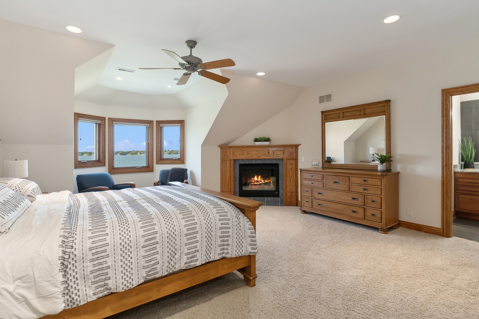 25164 W SUNSET Lane, Lake Villa, IL 60046