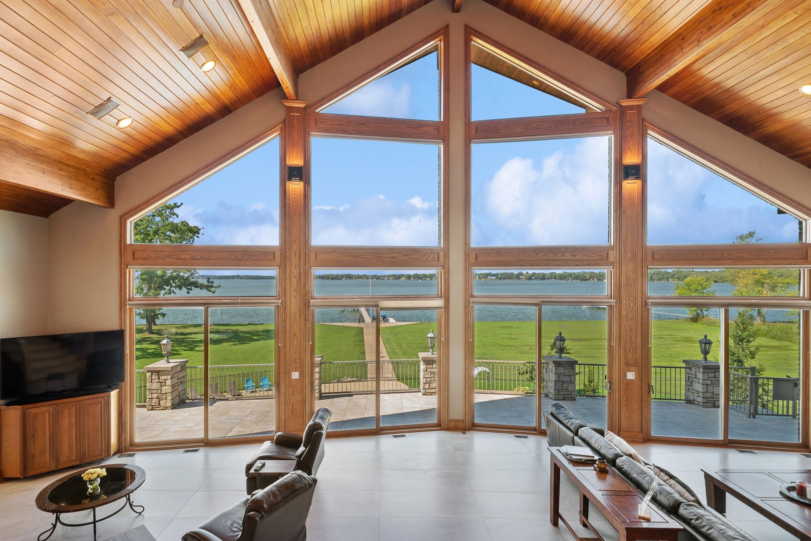 25164 W SUNSET Lane, Lake Villa, IL 60046