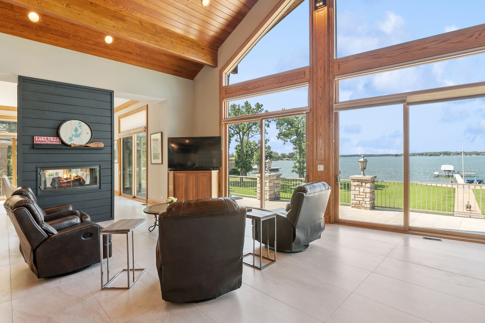 25164 W SUNSET Lane, Lake Villa, IL 60046