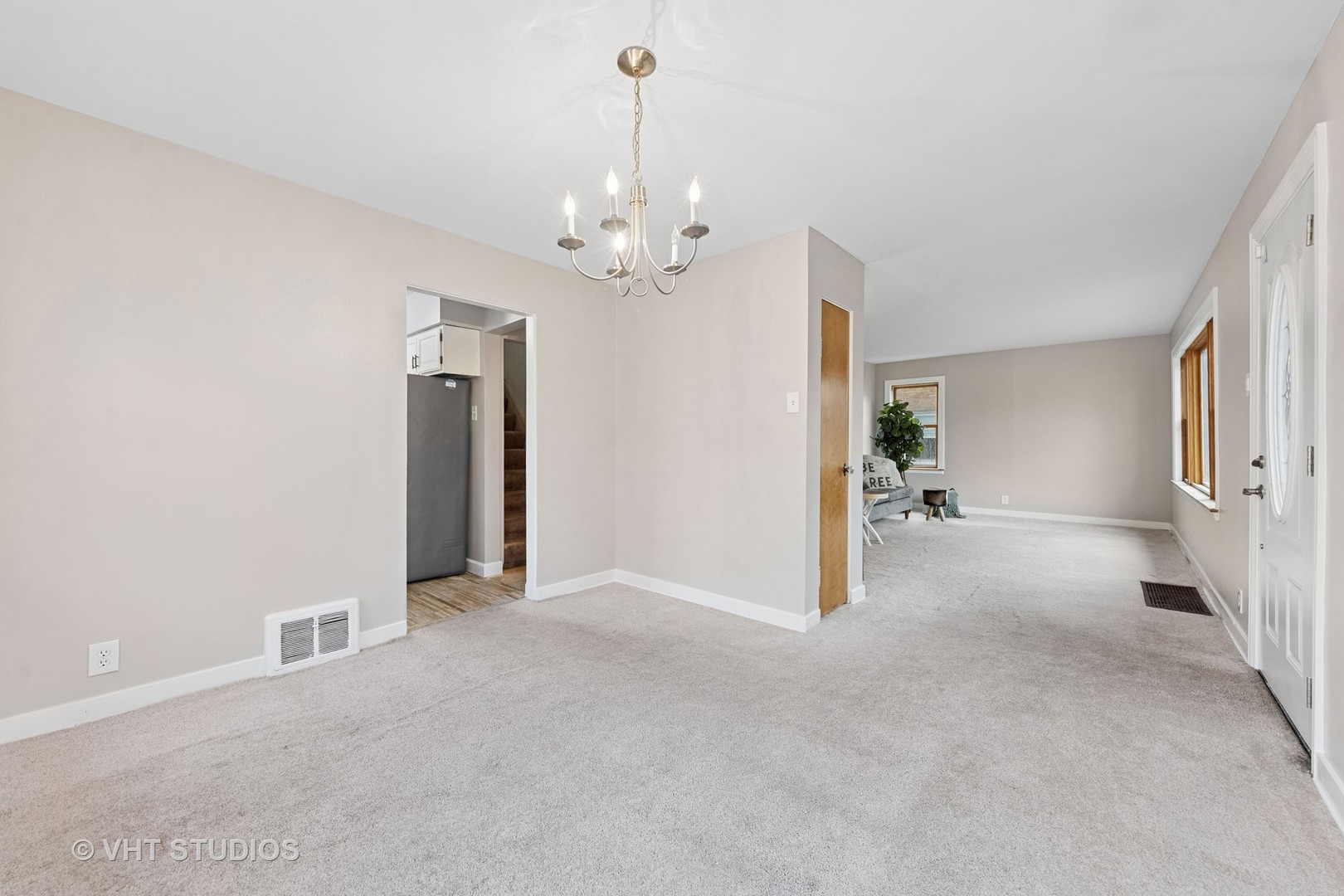 613 S YALE Avenue, Villa Park, IL 60181