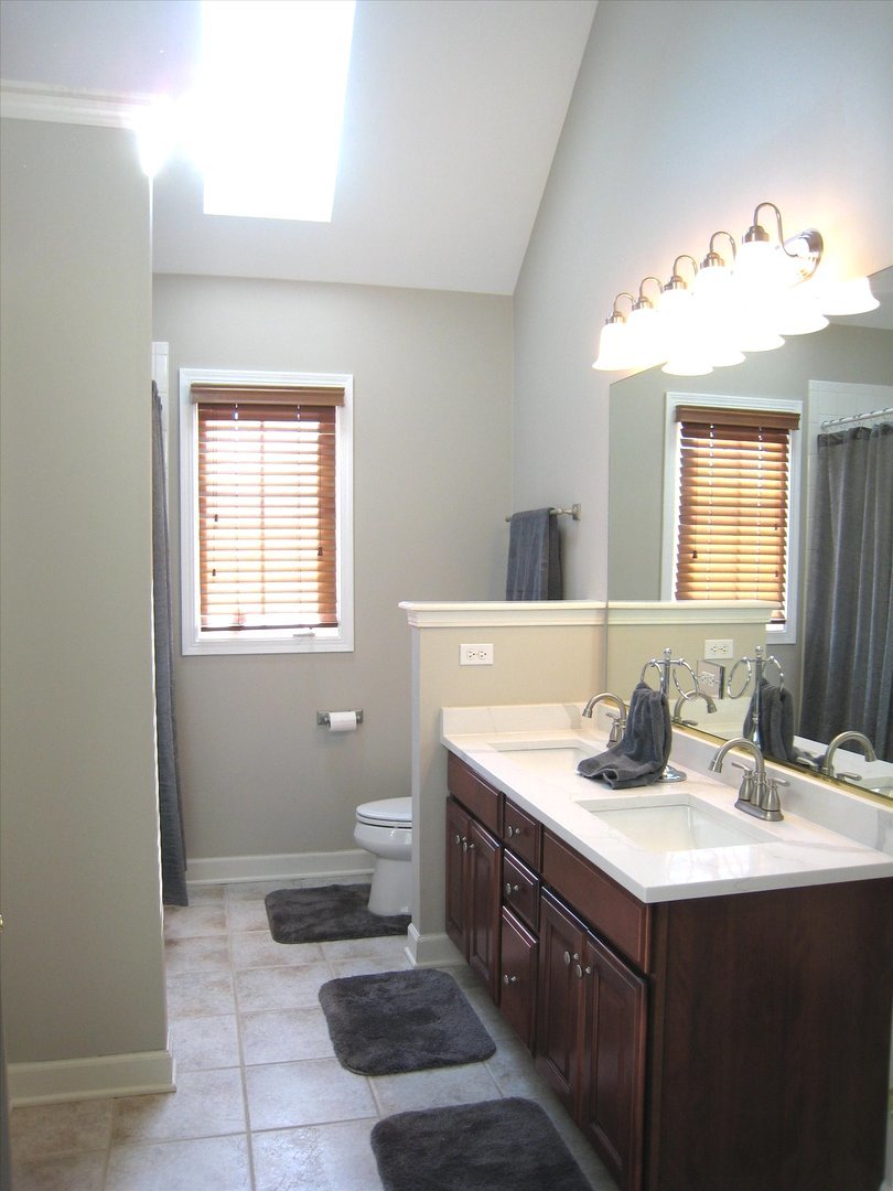 2 Persimmon Lane, South Elgin, IL 60177