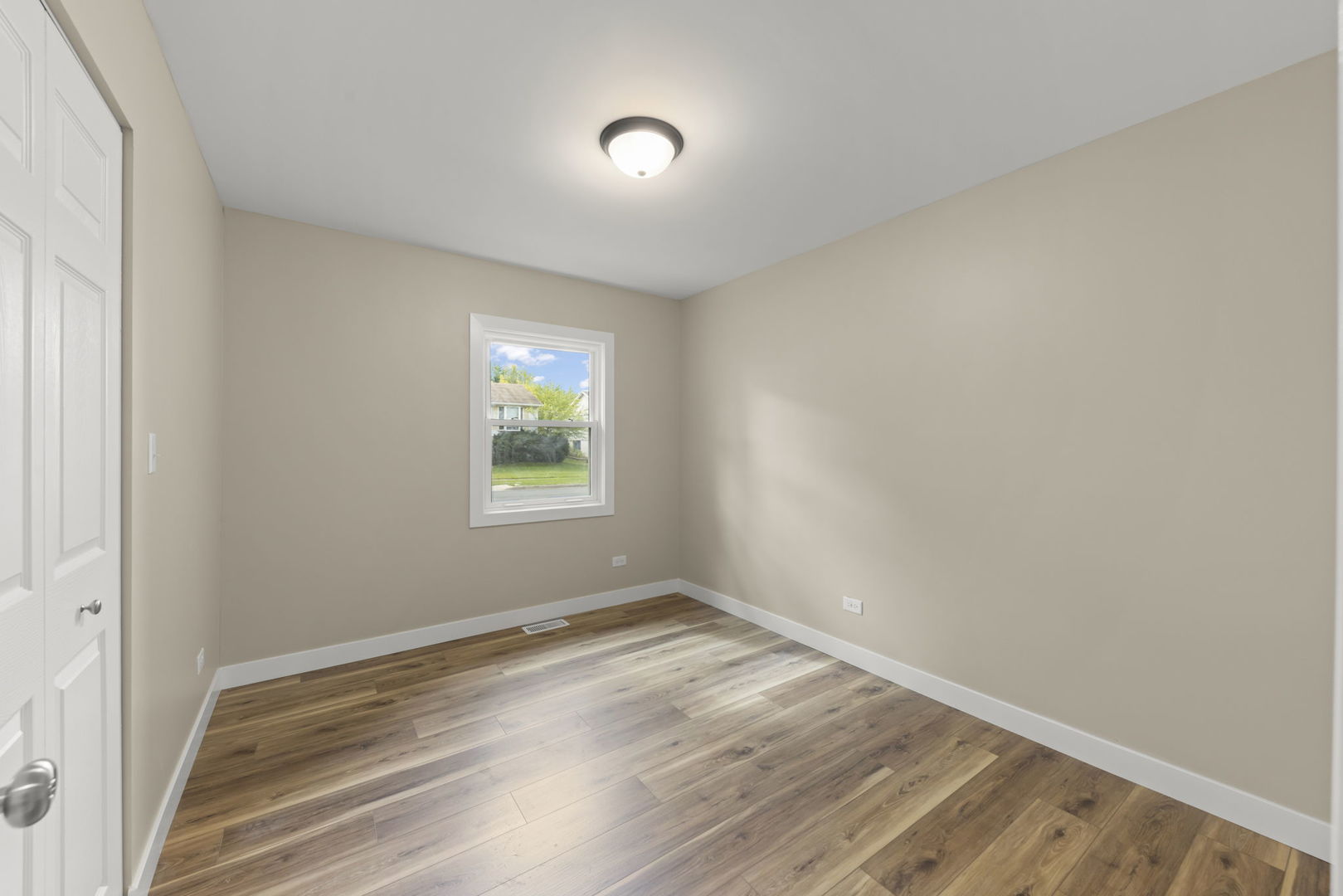 700 Pleasant Place, Streamwood, IL 60107