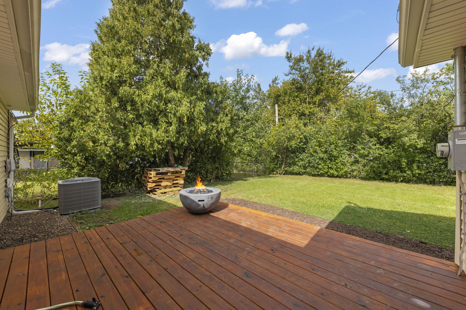 700 Pleasant Place, Streamwood, IL 60107