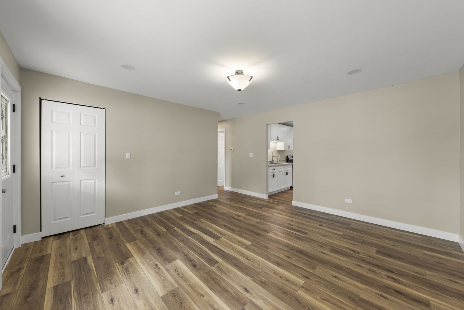 700 Pleasant Place, Streamwood, IL 60107