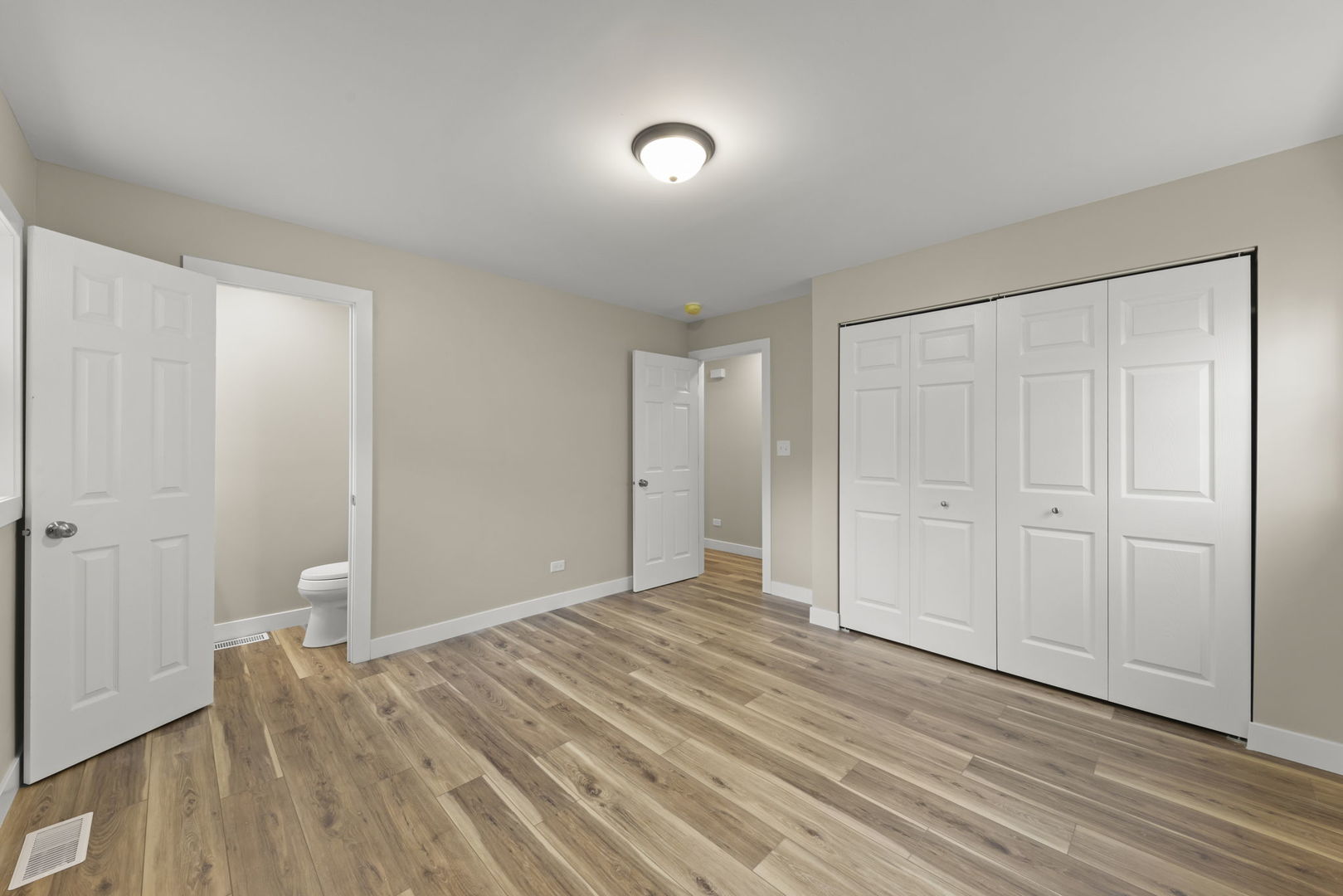 700 Pleasant Place, Streamwood, IL 60107