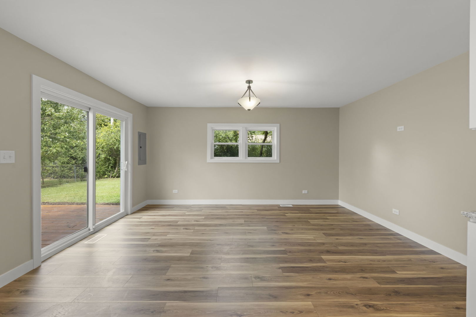 700 Pleasant Place, Streamwood, IL 60107