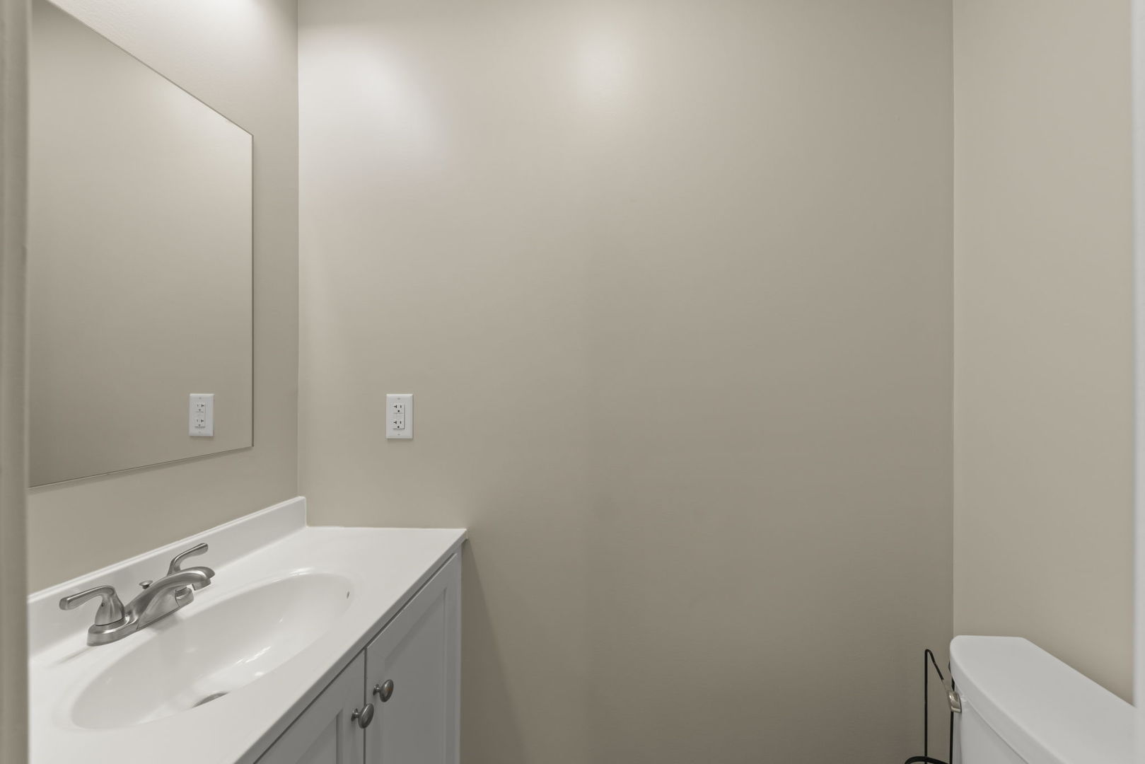 700 Pleasant Place, Streamwood, IL 60107