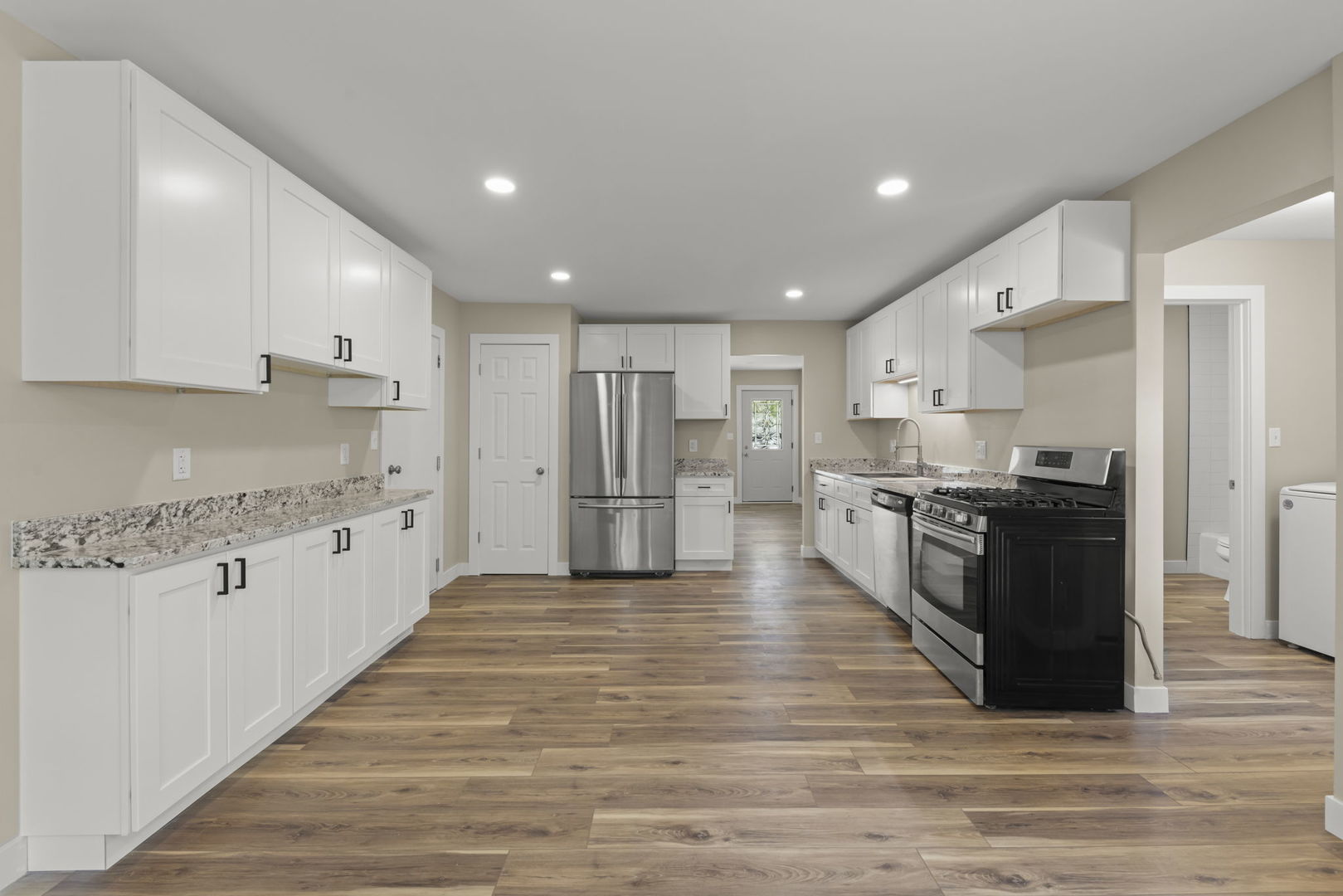 700 Pleasant Place, Streamwood, IL 60107