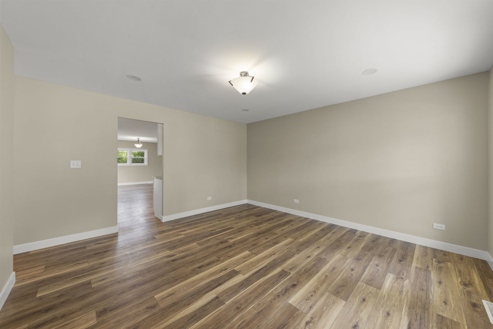 700 Pleasant Place, Streamwood, IL 60107