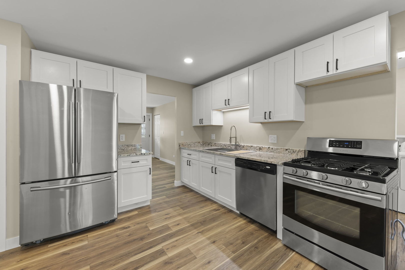 700 Pleasant Place, Streamwood, IL 60107