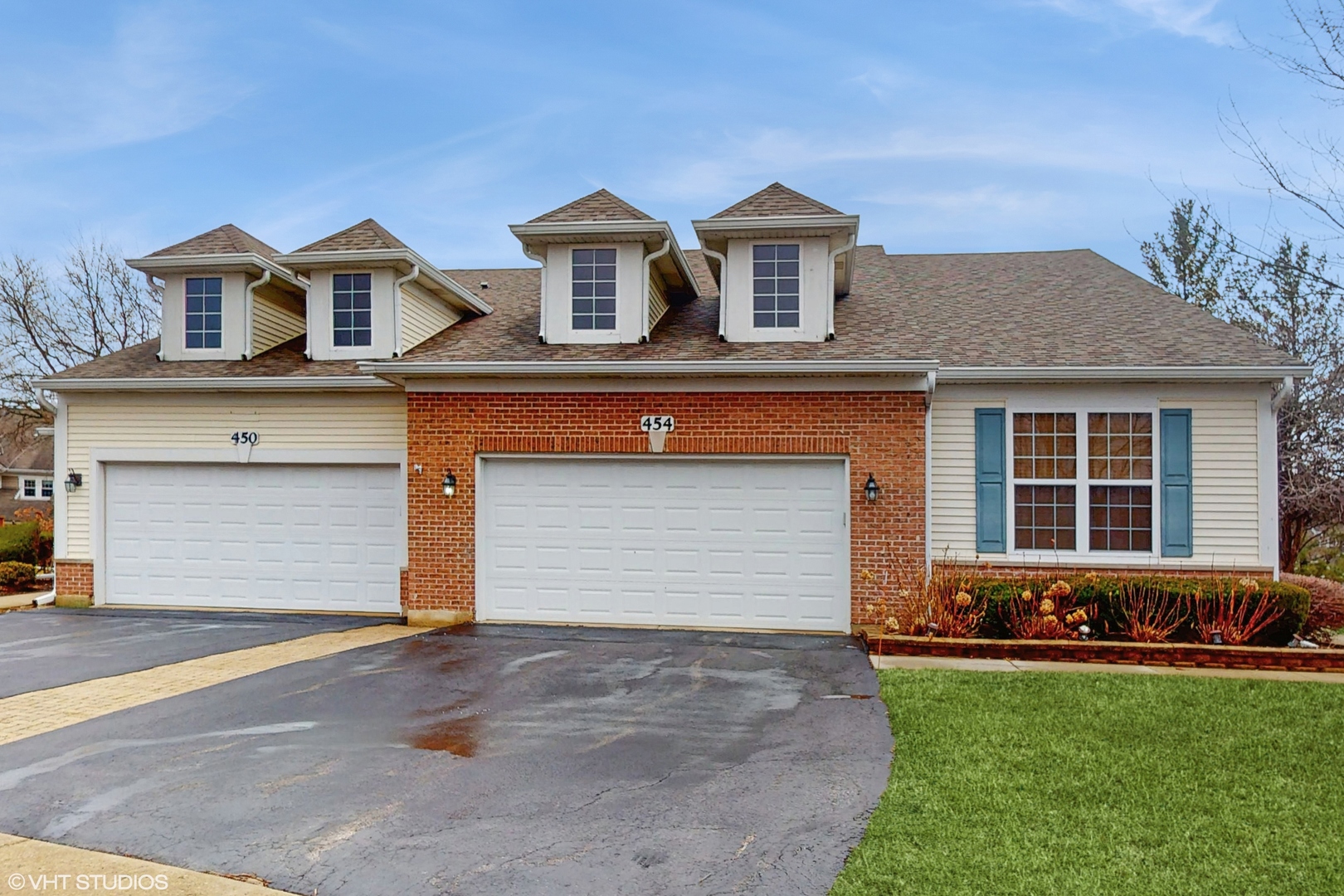 454 Woodhill Drive #454, Carol Stream, IL 60188