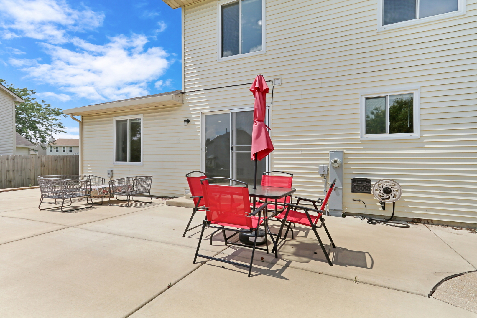 1999 N Amber Prairie Way, Lake Villa, IL 60046