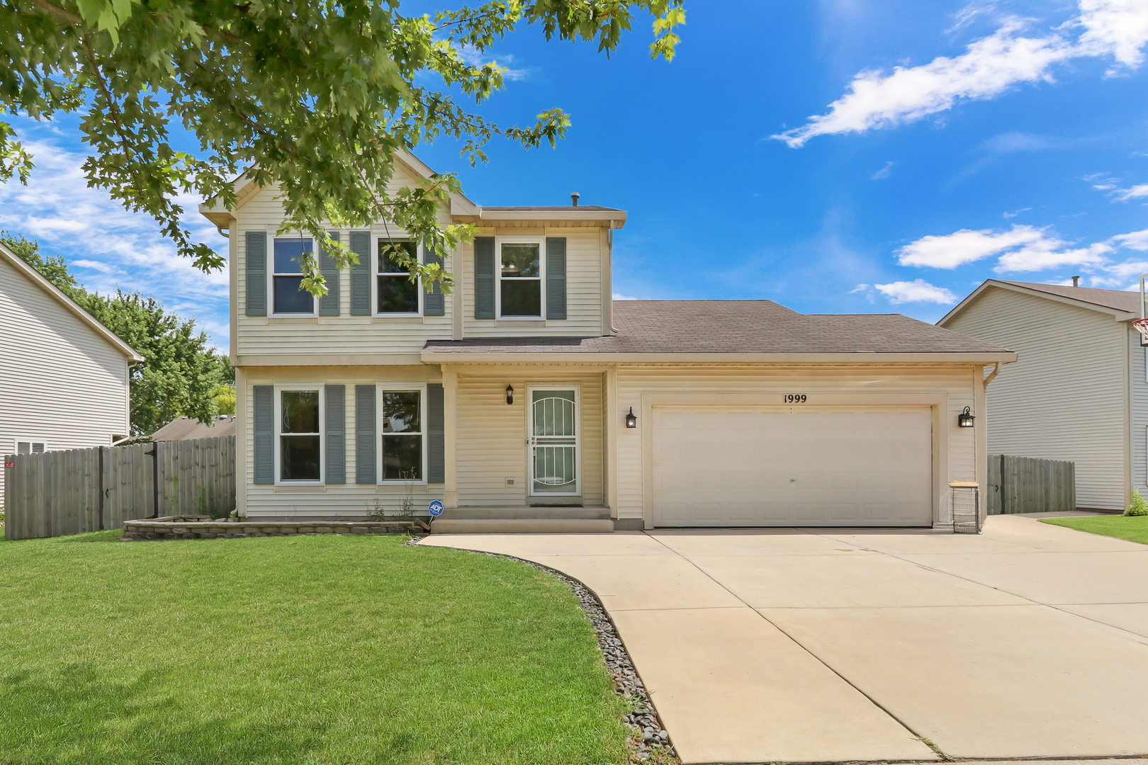 1999 N Amber Prairie Way, Lake Villa, IL 60046