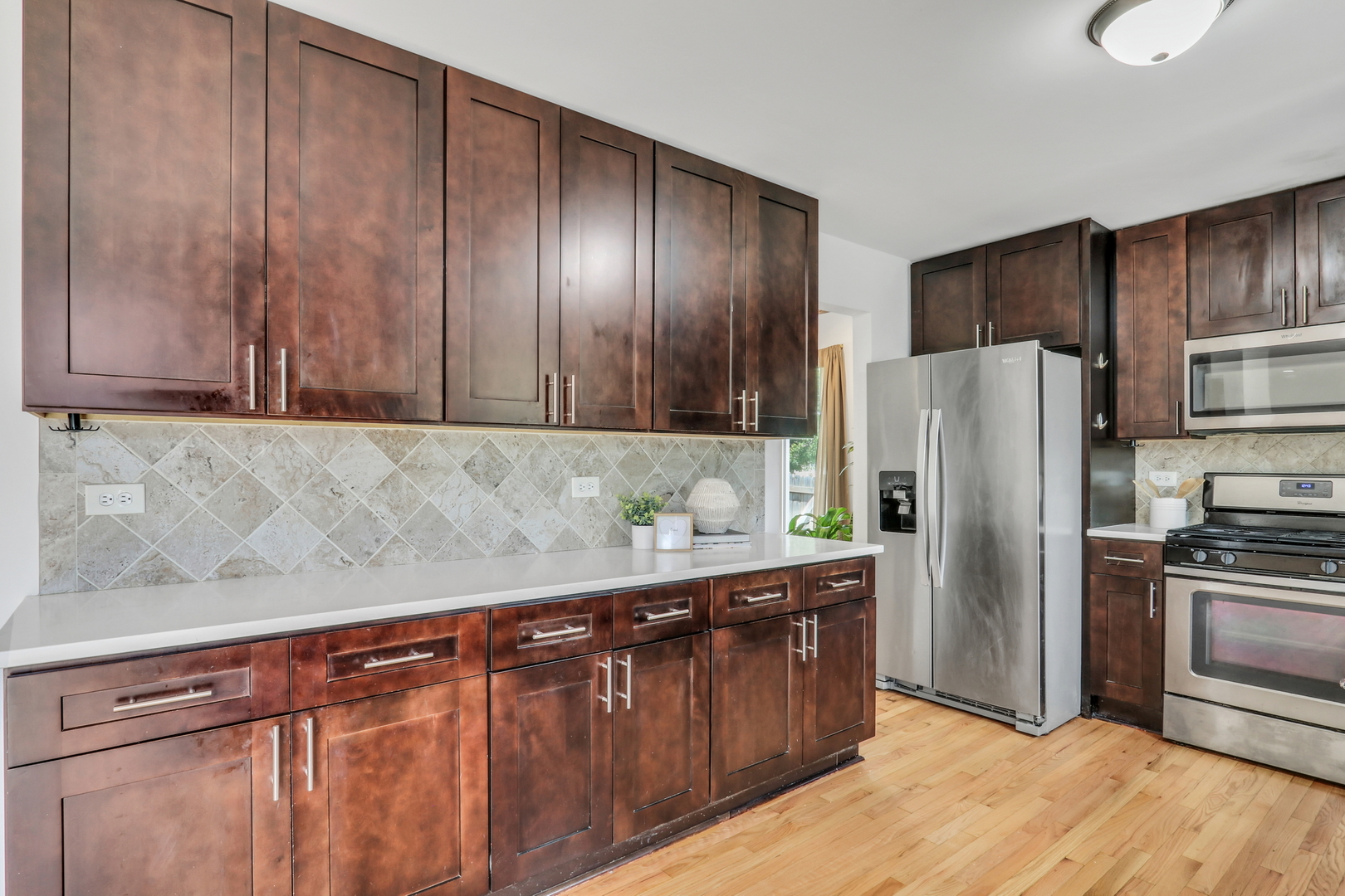 1999 N Amber Prairie Way, Lake Villa, IL 60046