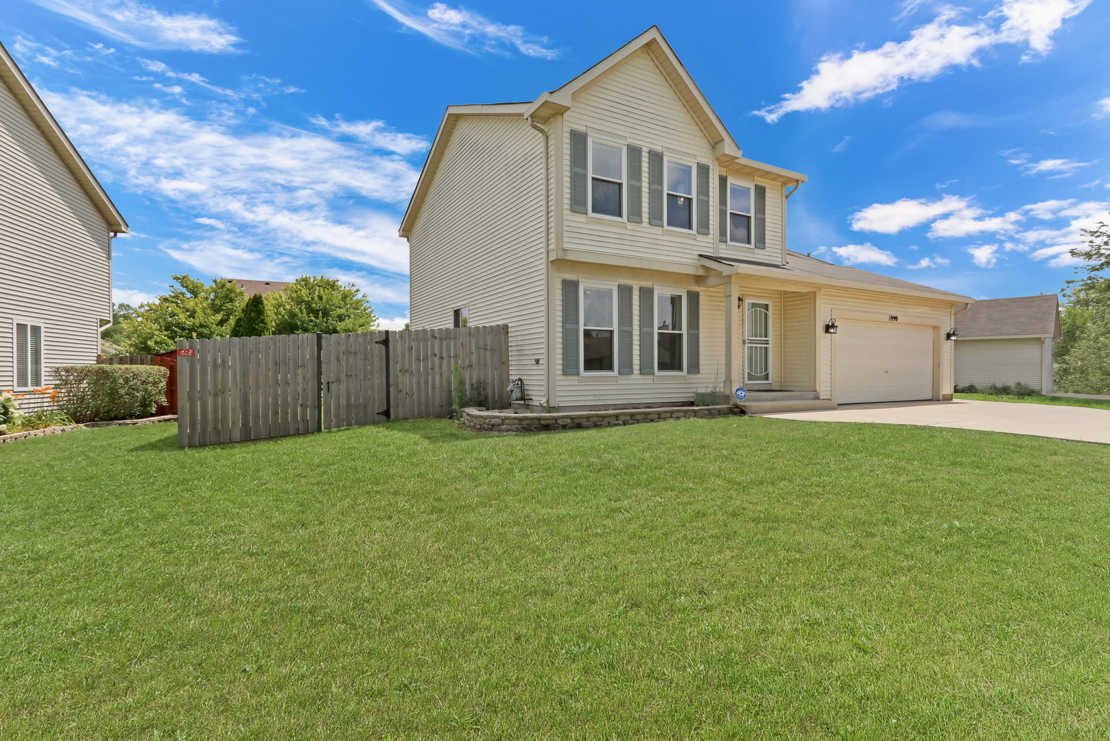 1999 N Amber Prairie Way, Lake Villa, IL 60046