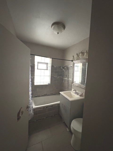 1521 E 68th Street #1, Chicago, IL 60637