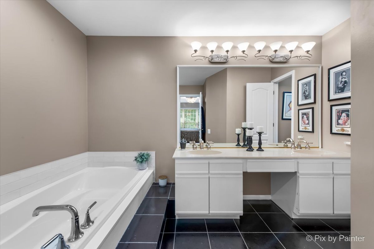 625 Marseilles Circle, Buffalo Grove, IL 60089