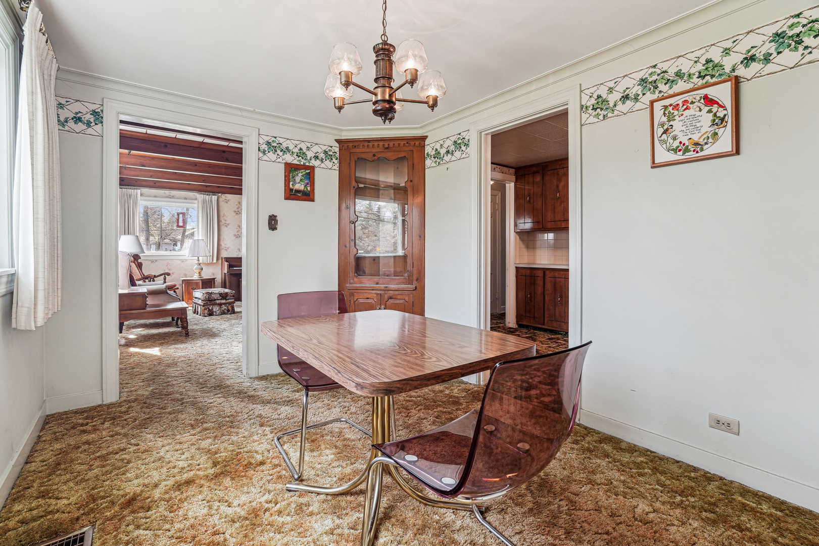 135 Harvey Avenue, Wood Dale, IL 60191