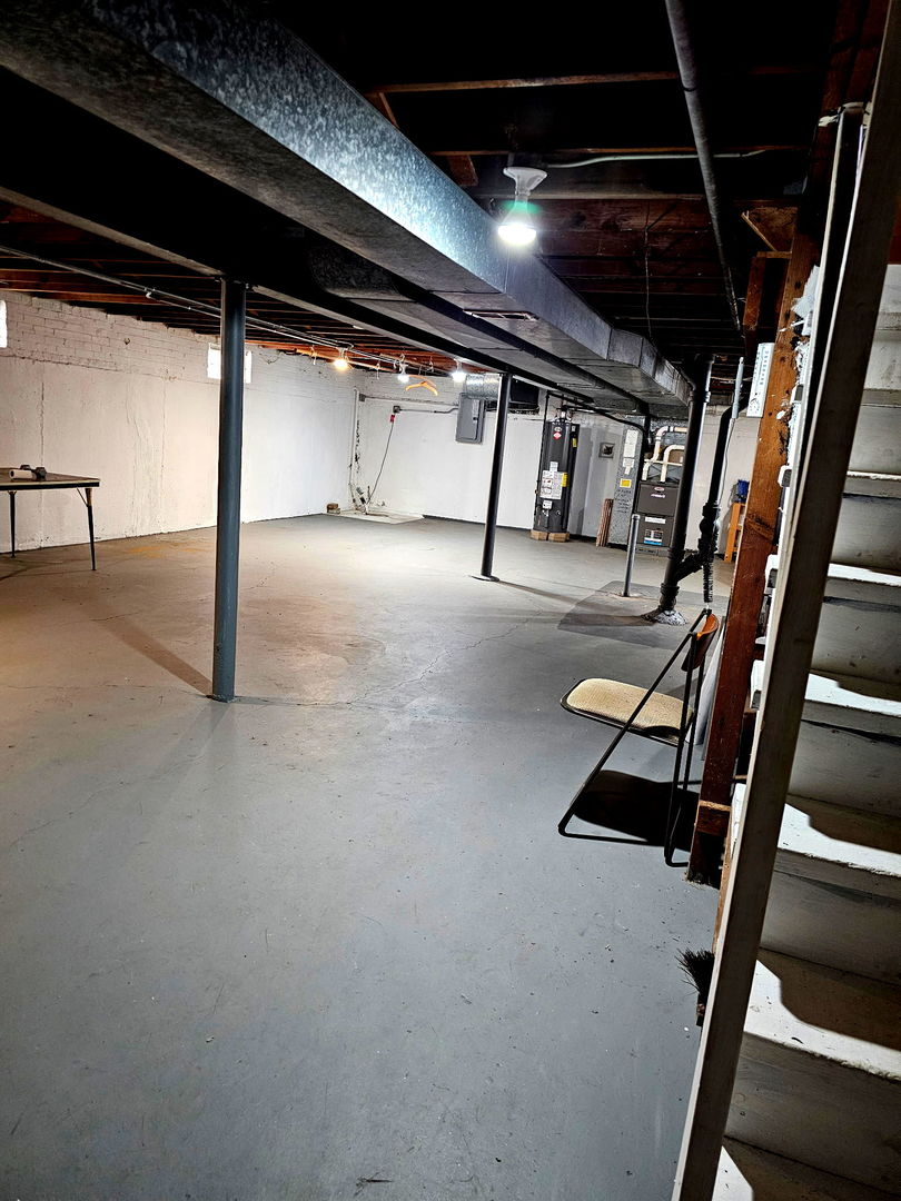 8605 S Calumet Avenue, Chicago, IL 60619