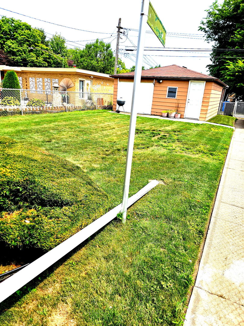 8605 S Calumet Avenue, Chicago, IL 60619