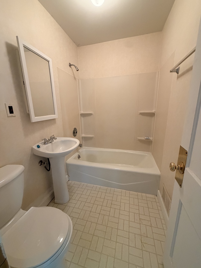 1111 Sherman Avenue, Naperville, IL 60563