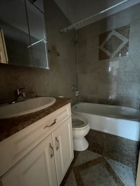 3212 S Wallace Street, Chicago, IL 60616