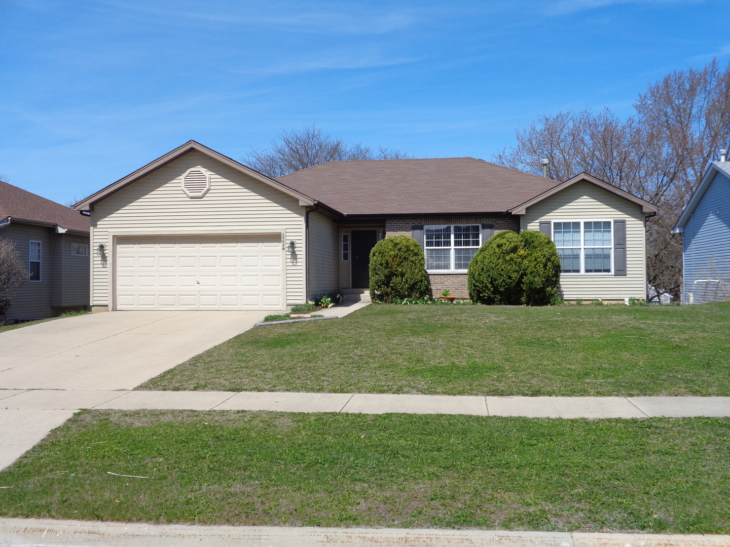 5224 Glenbrook Trail, McHenry, IL 60050
