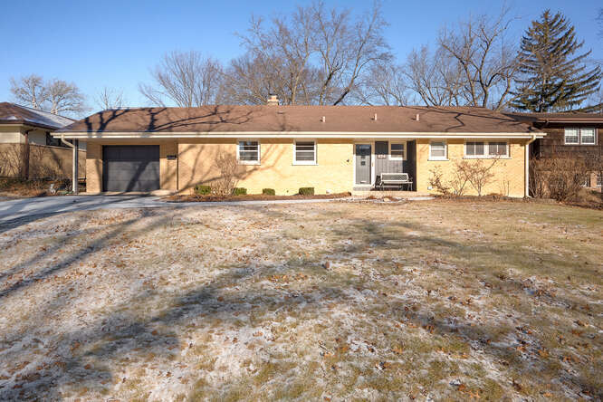 424 BUNNING Drive, Downers Grove, IL 60516