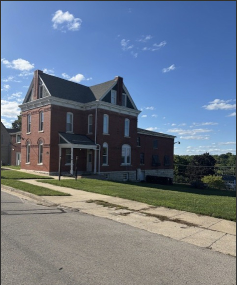 111 W Madison Street, Yorkville, IL 60560