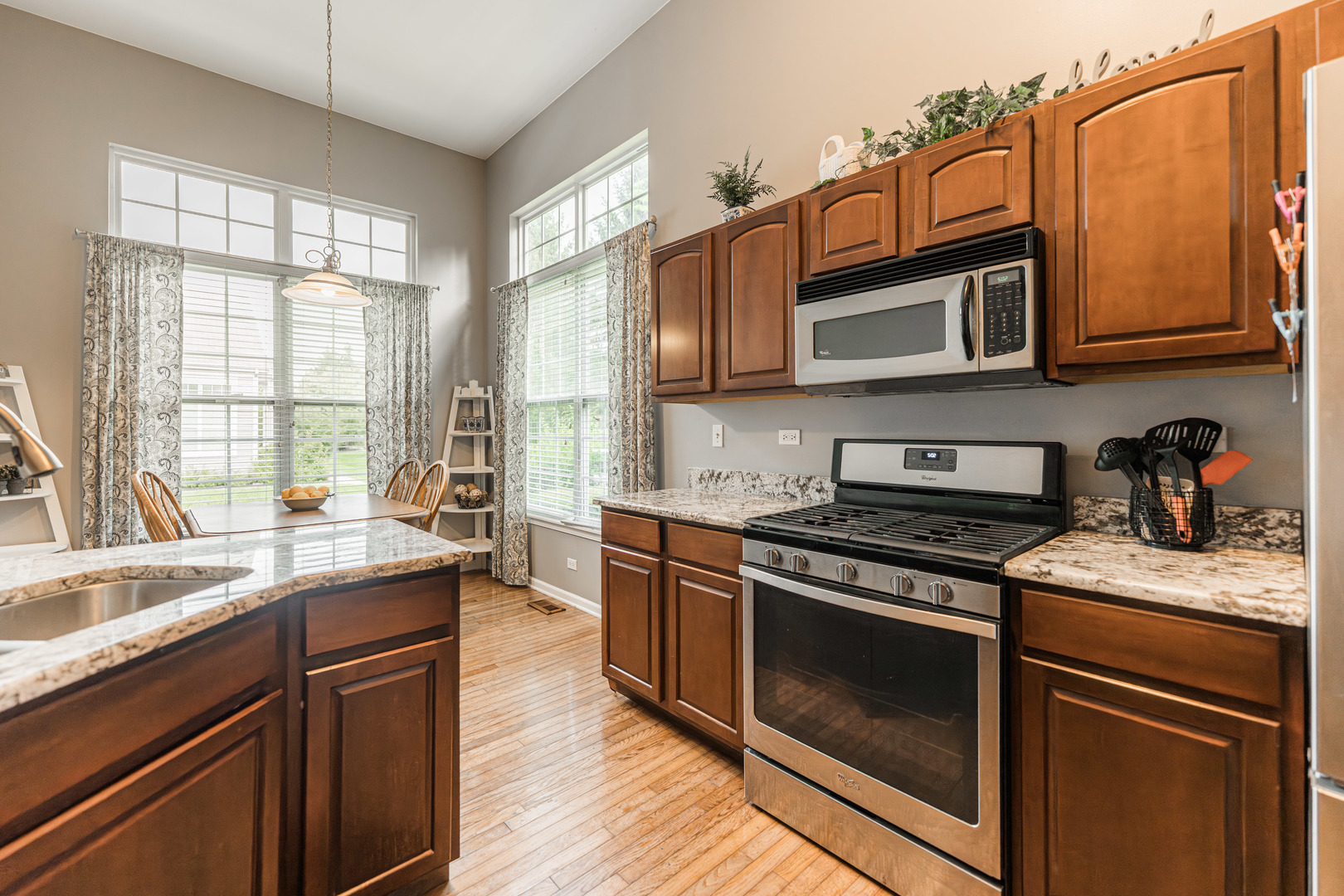 1975 Fountain Grass Circle, Bartlett, IL 60103