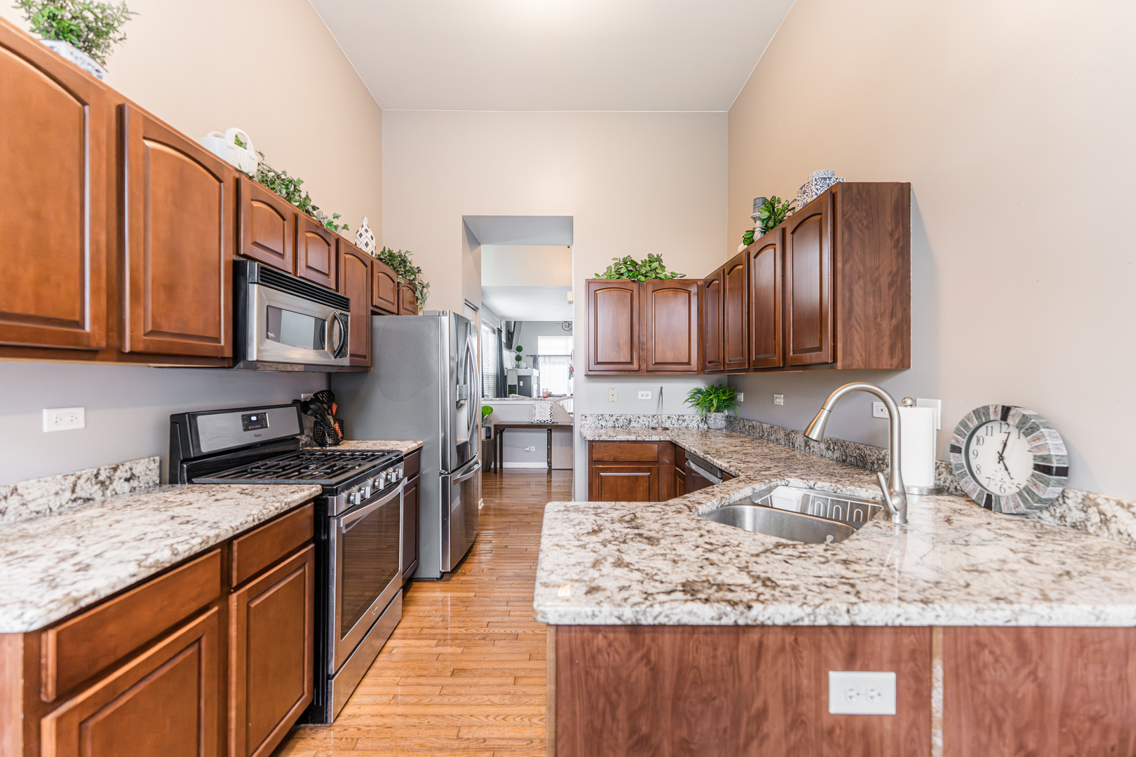 1975 Fountain Grass Circle, Bartlett, IL 60103