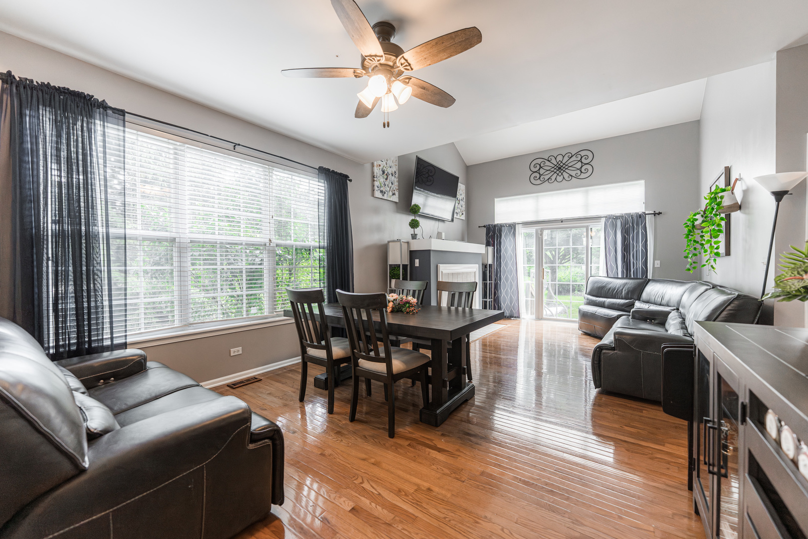 1975 Fountain Grass Circle, Bartlett, IL 60103