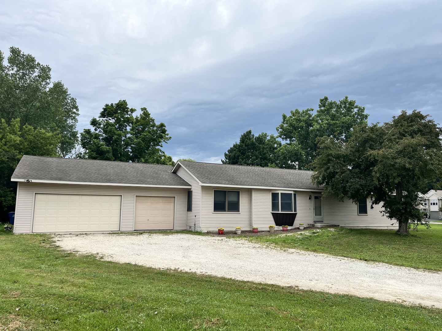 33430 N Hunt Club Road, Libertyville, IL 60048