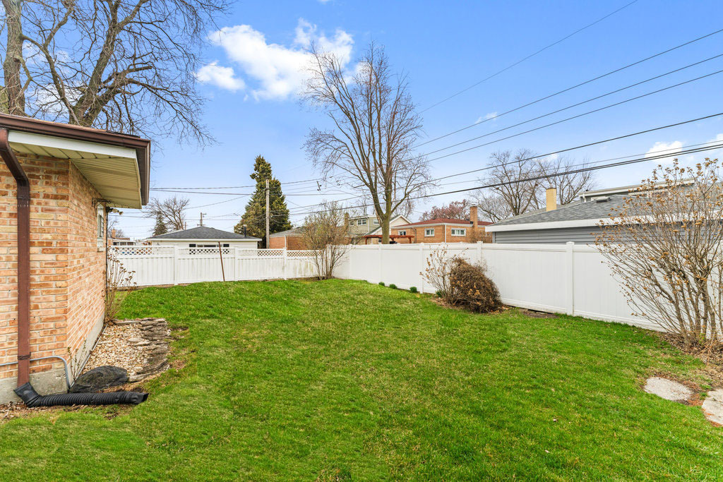 10112 Mulberry Avenue, Oak Lawn, IL 60453