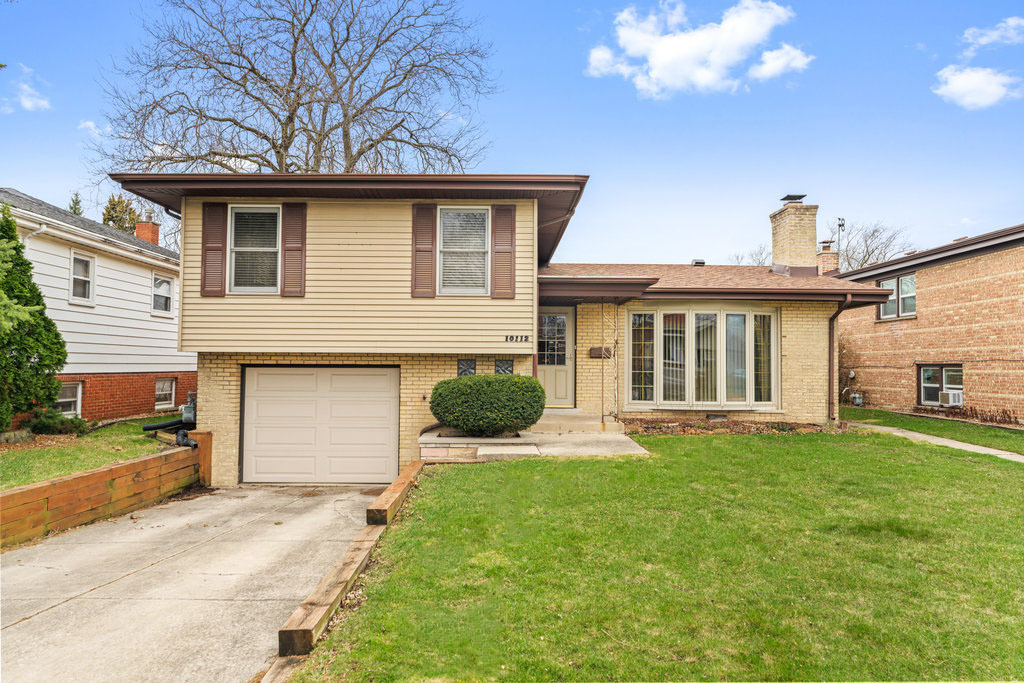 10112 Mulberry Avenue, Oak Lawn, IL 60453