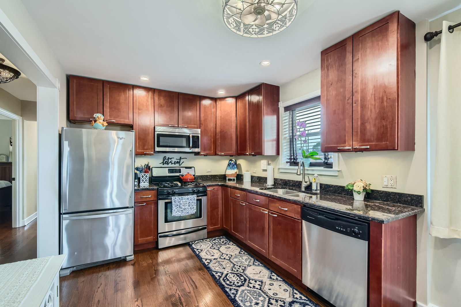 5446 S Nashville Avenue, Chicago, IL 60638