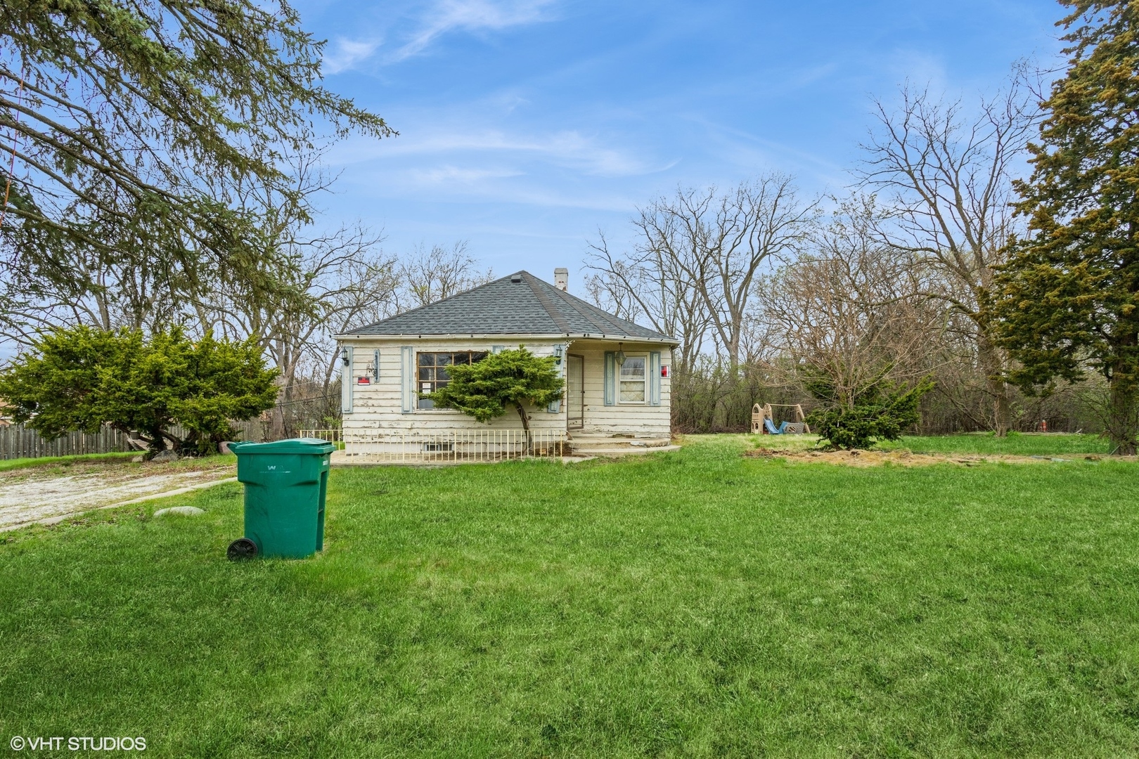 216 E 55th Street, Westmont, IL 60559