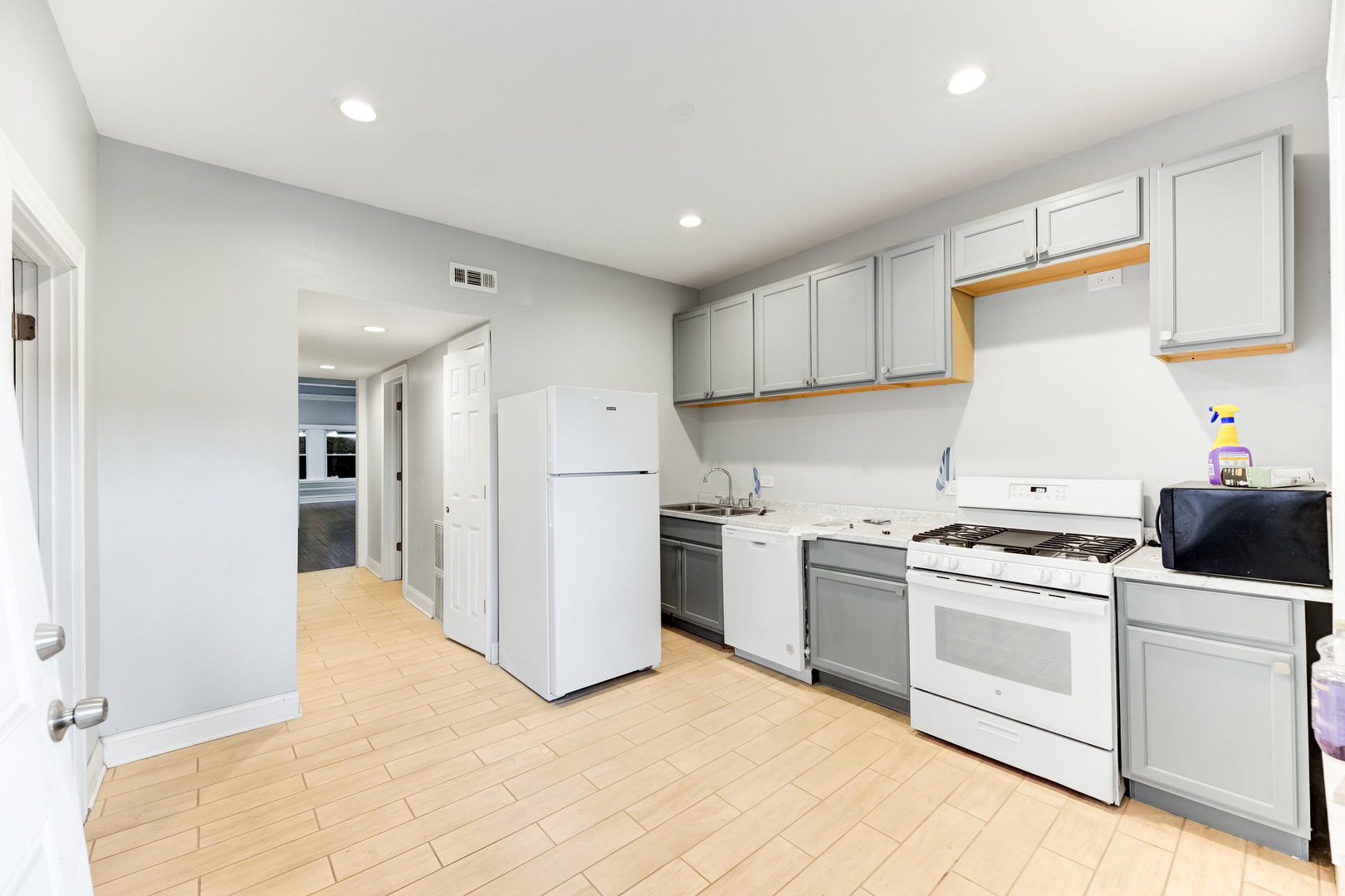3018 W Flournoy Street, Chicago, IL 60612