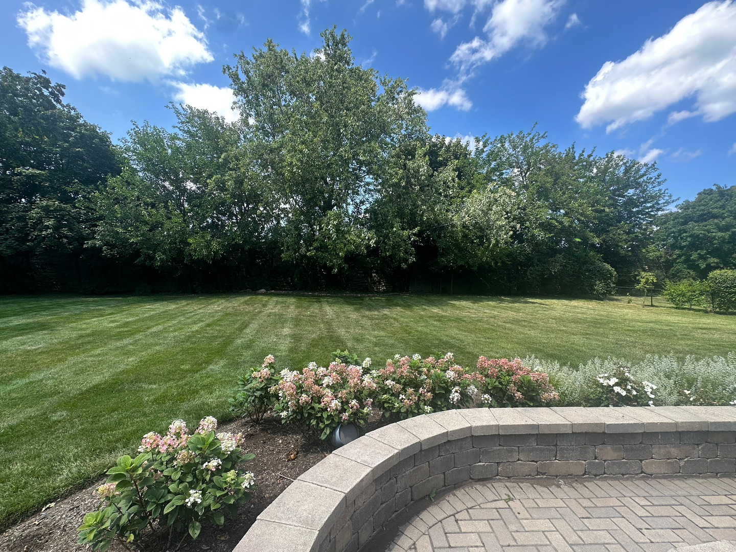 8 Wyndham Court, Oak Brook, IL 60523