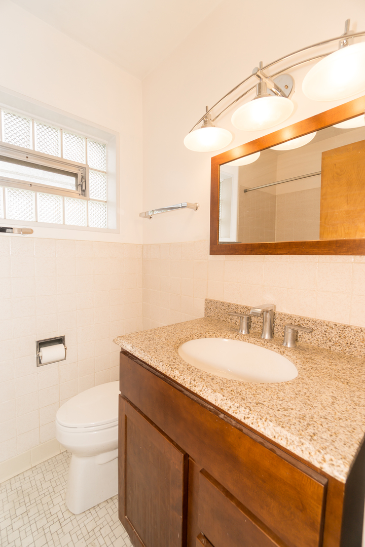 470 E Vallette Street, Elmhurst, IL 60126