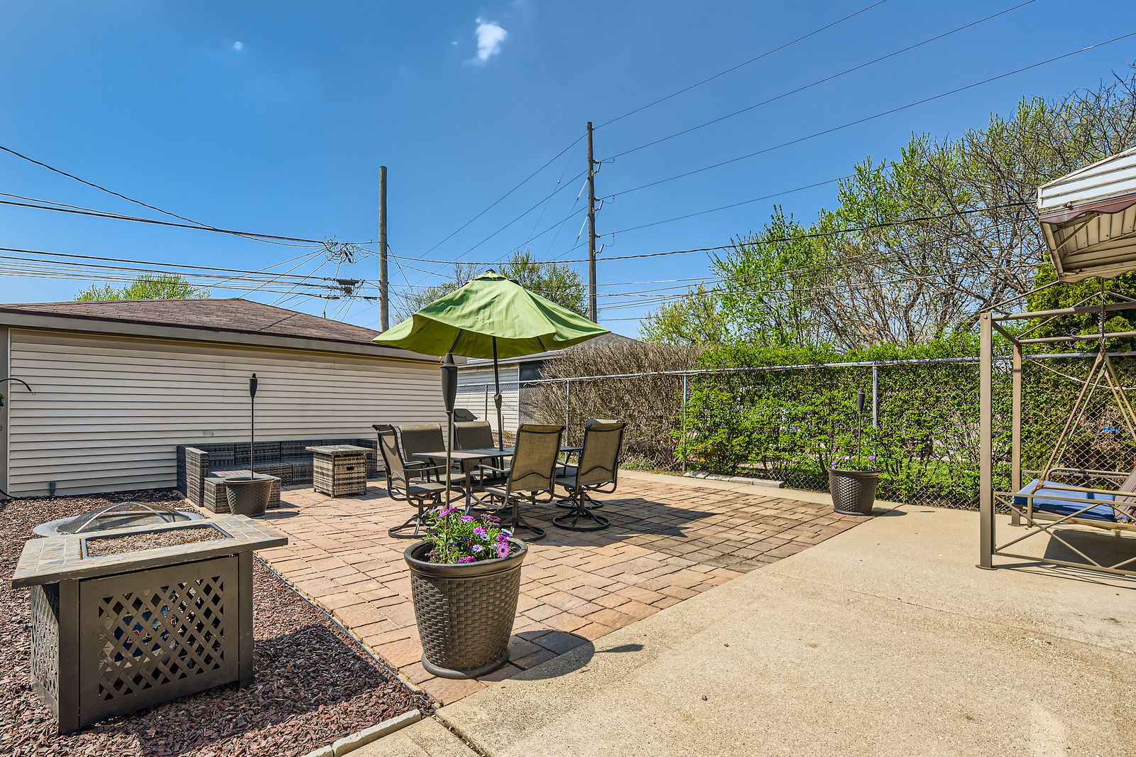 5104 S Newland Avenue, Chicago, IL 60638