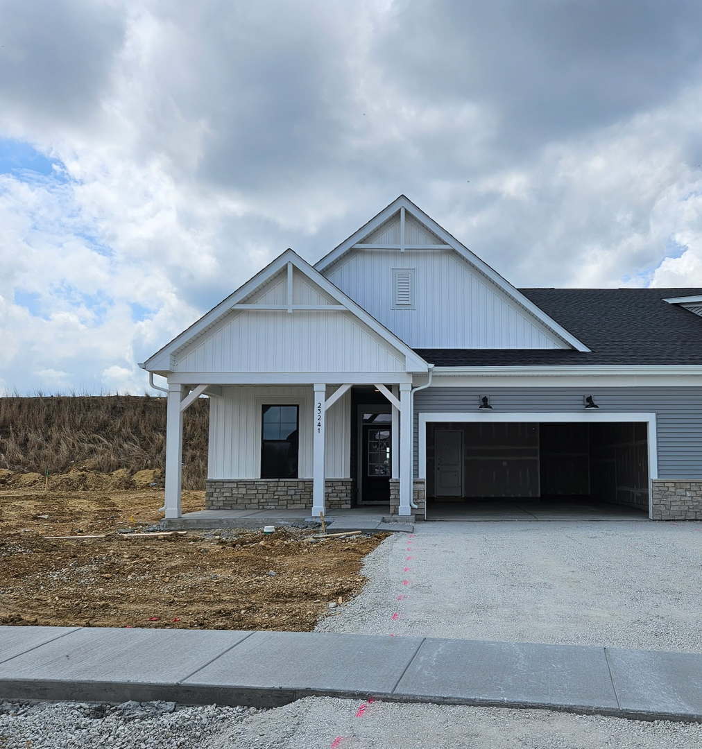 23241 W Kennebec Drive, Plainfield, IL 60585