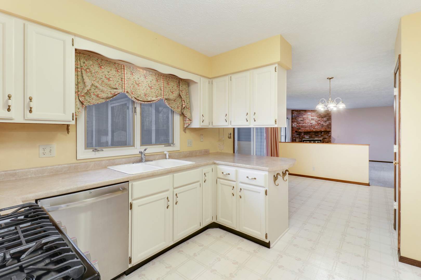 1303 Heritage Road, Normal, IL 61761