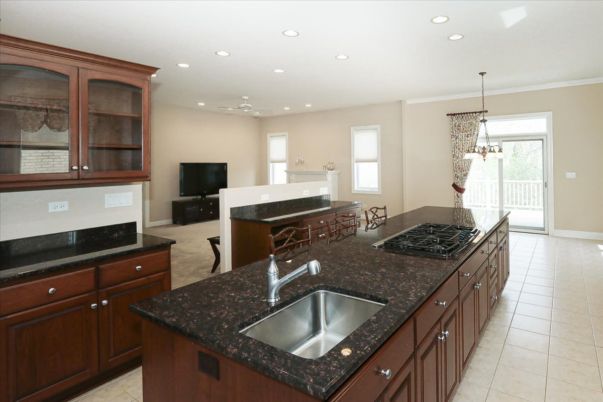 145 Rose Drive, Bloomingdale, IL 60108