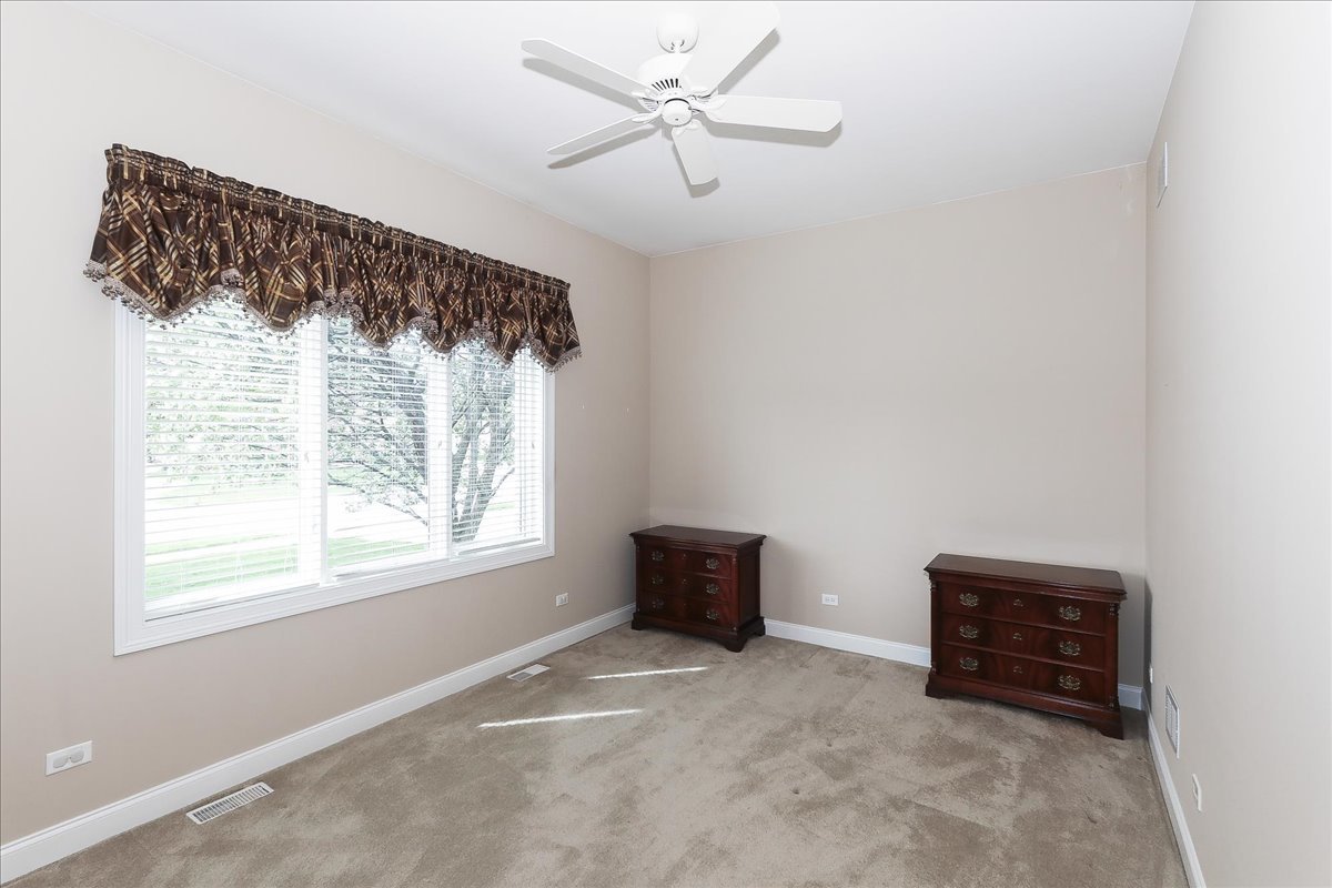 145 Rose Drive, Bloomingdale, IL 60108